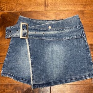 Super cute I.AM.GIA mini skirt